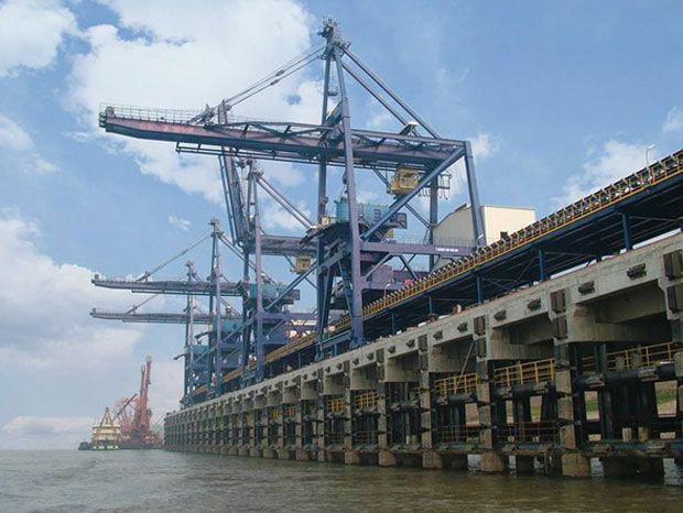 武钢集团工业港码头